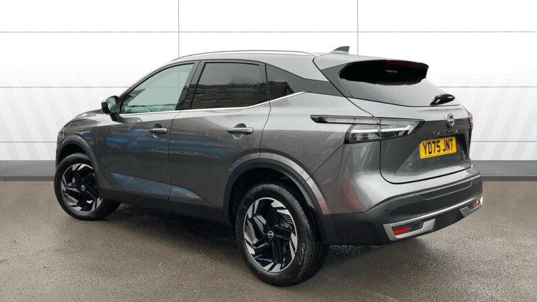 Nissan Qashqai 1.3 DiG-T MH N-Connecta [Glass Roof] 5dr Petrol Hatchback